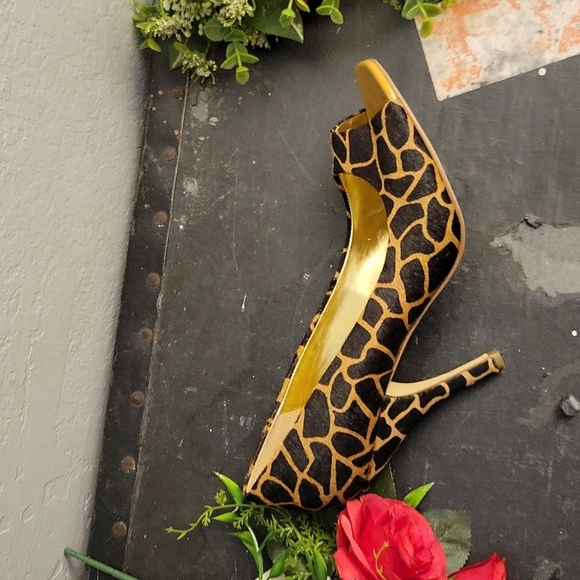 BCBGIRLS Leather Animal Hair Printed Giraffe Open Toe Heel 9 - Picture 5 of 15